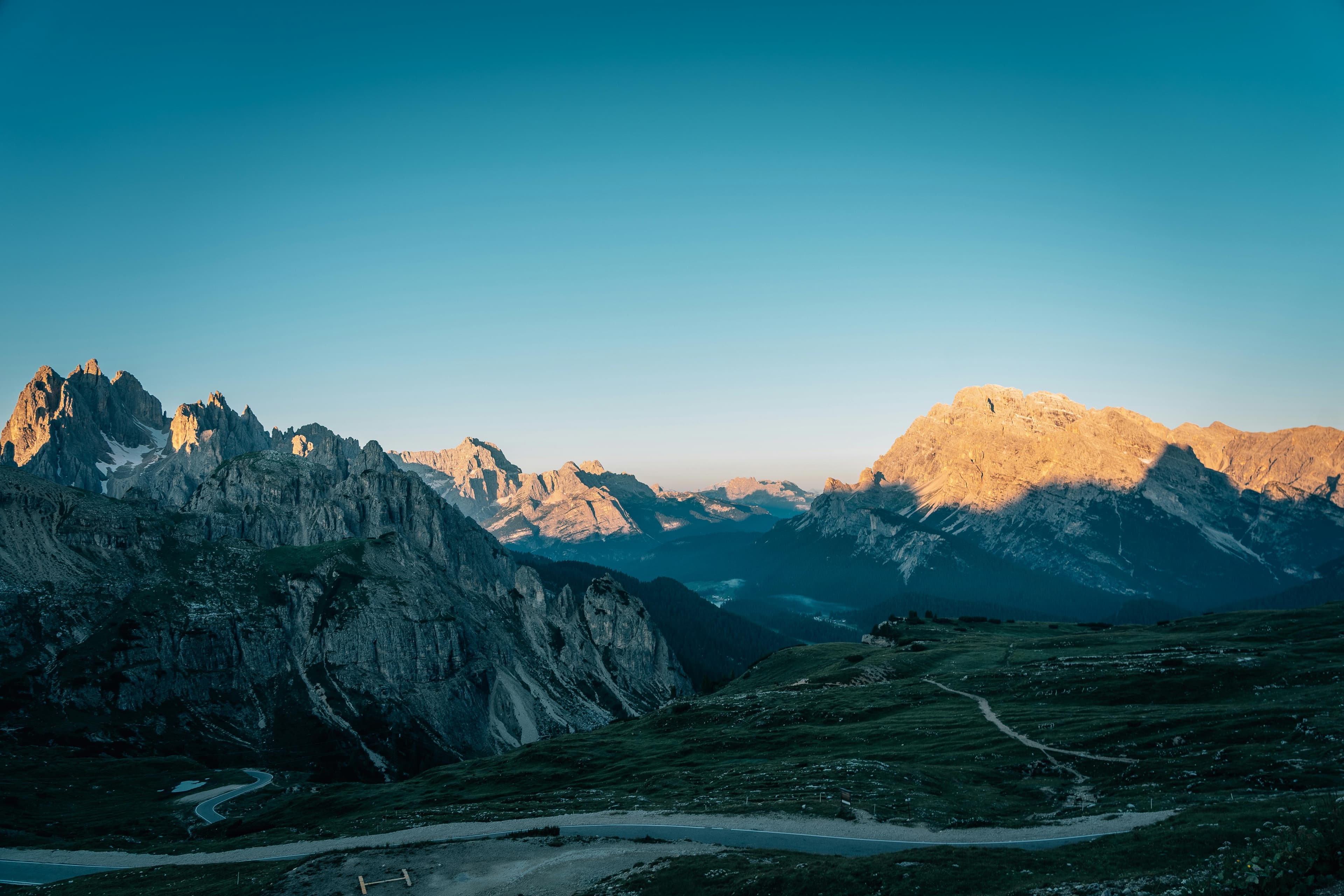 7 Hidden Costs That Destroy Your Alpine Hiking Budget (And How to Avoid Them)