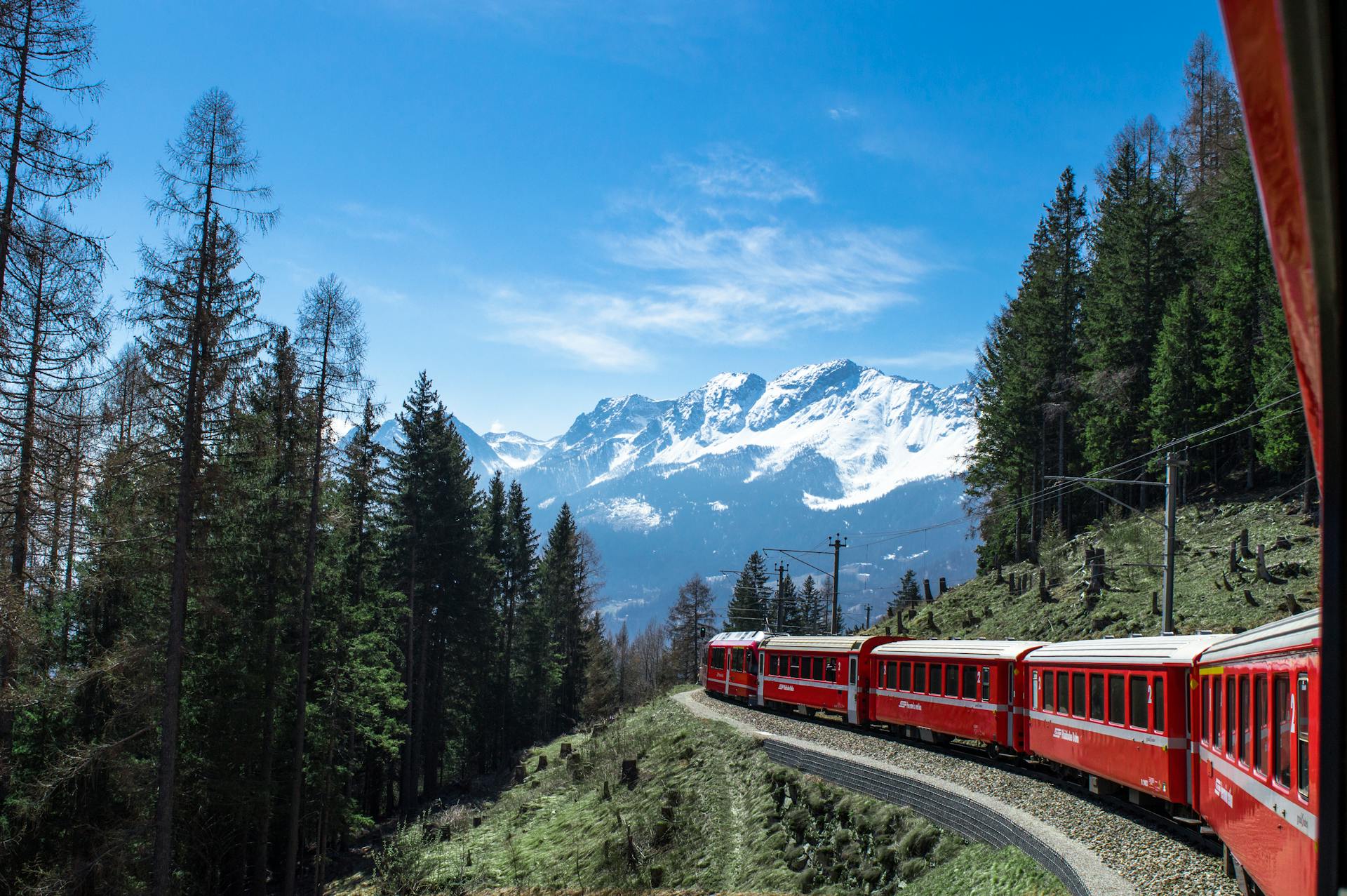 Public Transport vs. Car: The Ultimate Alps Budget Showdown - Adventure scene